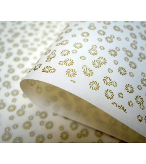 Papel japonés chiyogami pequeñas flores doradas sobre fondo blanco