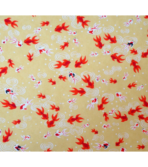 Papel japonés chiyogami de carpas rojas sobre fondo amarillo