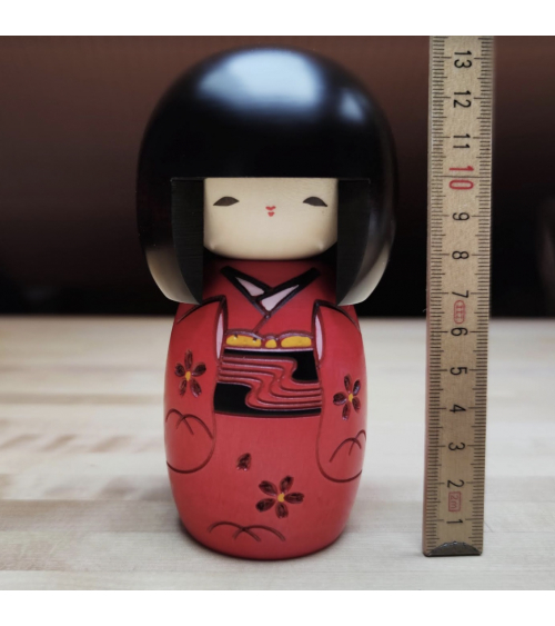 Kokeshi "Akako" con kimono rojo y obi