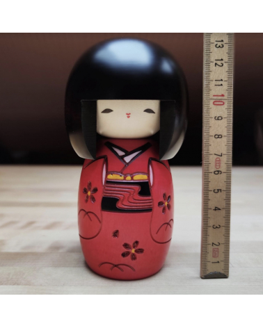 Kokeshi "Akako" con kimono rojo y obi