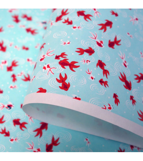 Papel japonés chiyogami carpas rojas sobre fondo verde azulado