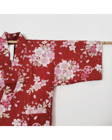 Jinbei japonés de mujer rojo con flores
