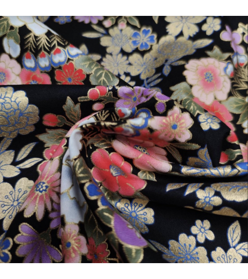 Tela japonesa de Flores multicolores sobre negro.