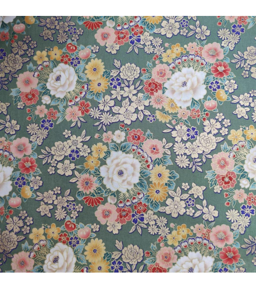 Tela japonesa de Flores multicolores y doradas sobre verde.