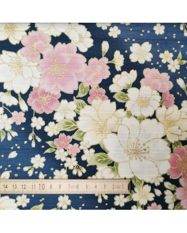 Tela japonesa en Satin de algodón "Hanafubuki" (Lluvia de pétalos) en azul petróleo.