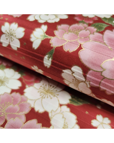 Tela japonesa en Satin de algodón "Hanafubuki" (Lluvia de pétalos) en rojo.
