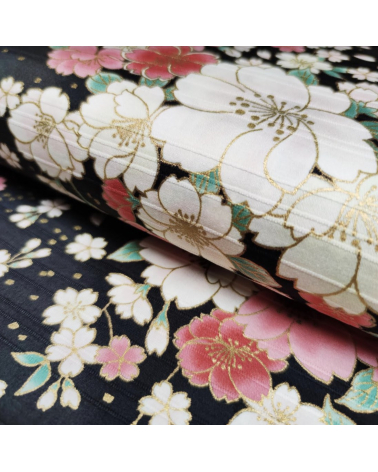 Tela japonesa en Satin de algodón "Hanafubuki" (Lluvia de pétalos) en negro.