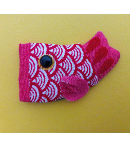 Broche japonés cometas carpa rojo