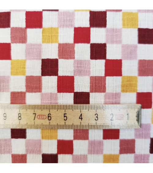 Japanese cotton dobby fabric "Ichimatsu" in warm colours.