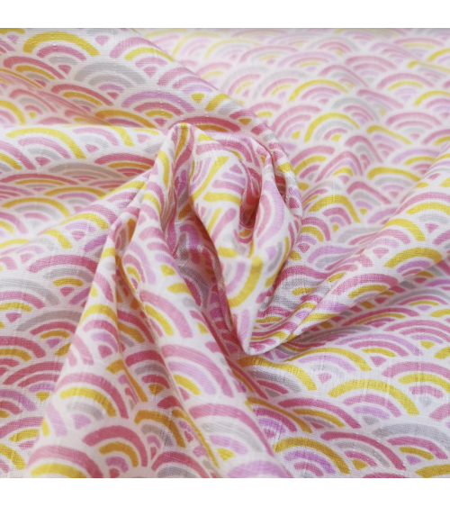 Tela japonesa en dobby de algodón "Seigaiha" en rosa y amarillo.