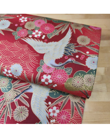Tela japonesa de algodón de grullas en rojo con detalles en oro