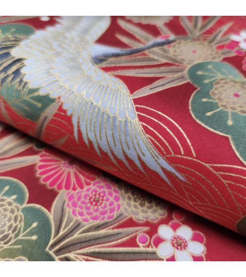 Tela japonesa de algodón de grullas en rojo con detalles en oro