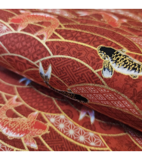 Tela japonesa  Seigaiha y carpas koi en rojo.