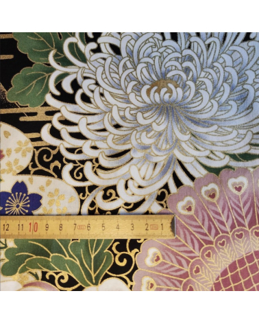 Japanese kiku fabric in pink tones.