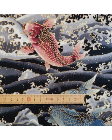 Tela japonesa  koi to nami en negro.