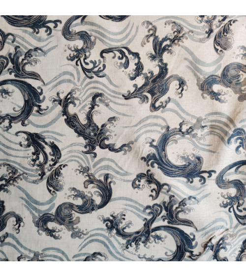 Japanese dobby fabric 'nami' (waves) in ivory.