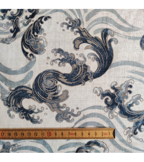 Japanese dobby fabric 'nami' (waves) in ivory.