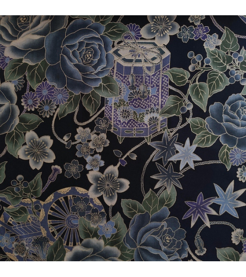 Tela japonesa de rosas azuladas en negro.