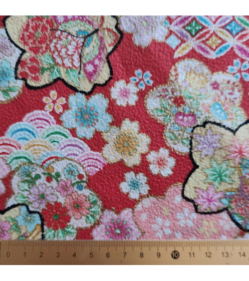 Tela Japonesa fantasía floral roja en chirimen de algodón.