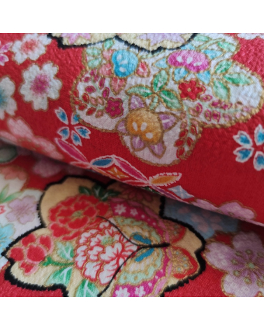 Tela Japonesa fantasía floral roja en chirimen de algodón.