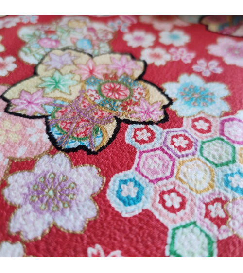 Tela Japonesa fantasía floral roja en chirimen de algodón.
