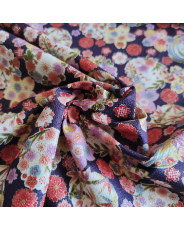 Japanese fabric 'Hanamaru' in violet in cotton chirimen.