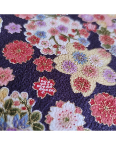 Tela Japonesa 'Hanamaru' violeta en chirimen de algodón.
