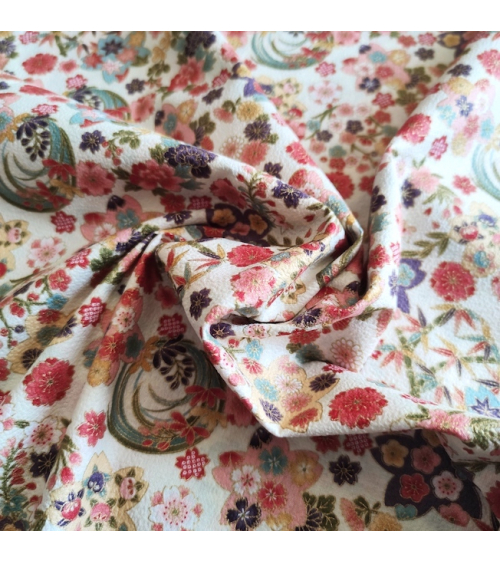 Japanese fabric 'Hanamaru' off-white in cotton chirimen.