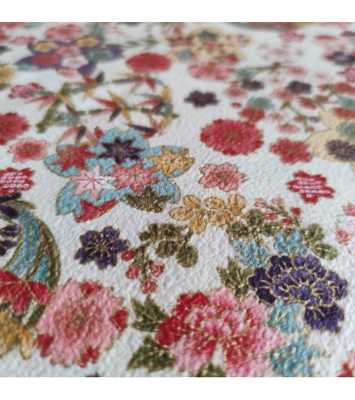 Japanese fabric 'Hanamaru' off-white in cotton chirimen.