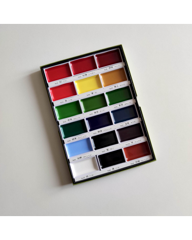 Acuarelas japonesas Kuretake Gansai Tambi 18 colores