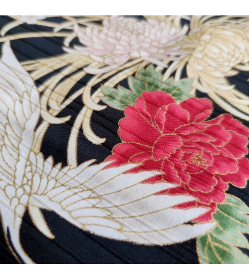 Japanese cotton satin slub fabric "Tsuru to kiku" in black.