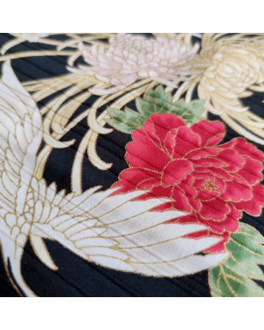 Japanese cotton satin slub fabric "Tsuru to kiku" in black.