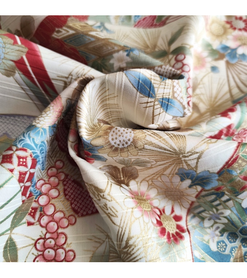 Japanese 100% cotton satin slub fabric "Sensu to matsu" (fans and pines) in ivory.