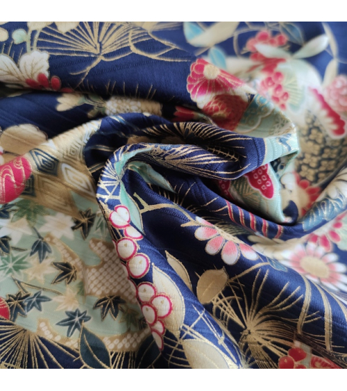 Japanese satin slub fabric "Sensu to matsu" in navy blue.