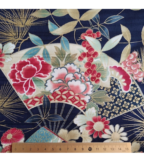 Japanese satin slub fabric "Sensu to matsu" in navy blue.