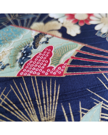 Japanese satin slub fabric "Sensu to matsu" in navy blue.