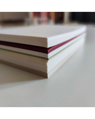 Caja "Urushi" con 100-150 papeles washi 13x19x5cm