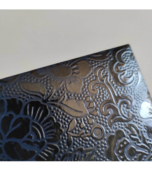 Caja "Urushi" con 100-150 papeles washi 13x19x5cm