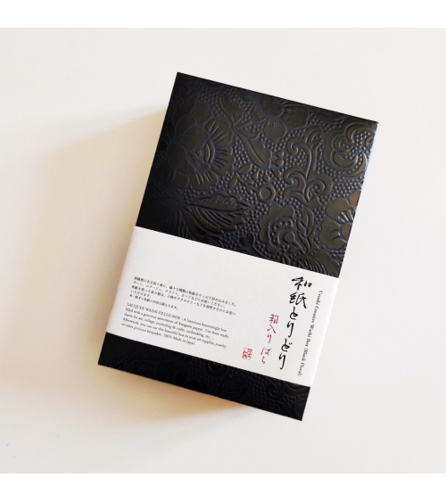 Caja "Urushi" con 100-150 papeles washi 13x19x5cm