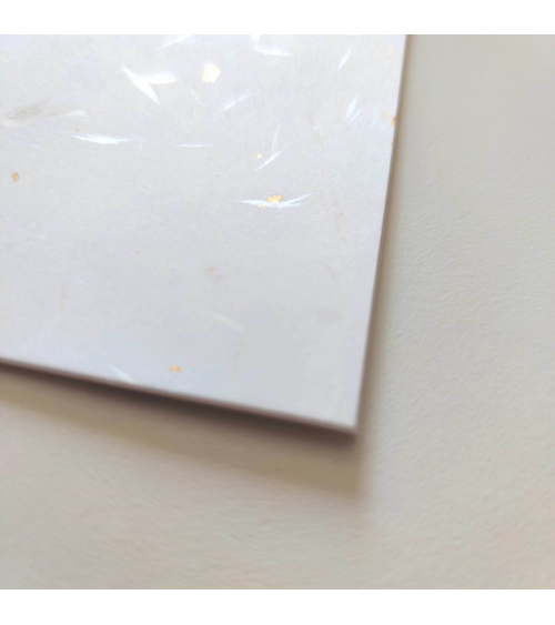 Papel Japonés washi AWAGAMI con chispitas doradas. 10 hojas.