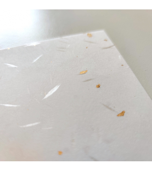 Papel Japonés washi AWAGAMI con chispitas doradas. 10 hojas.