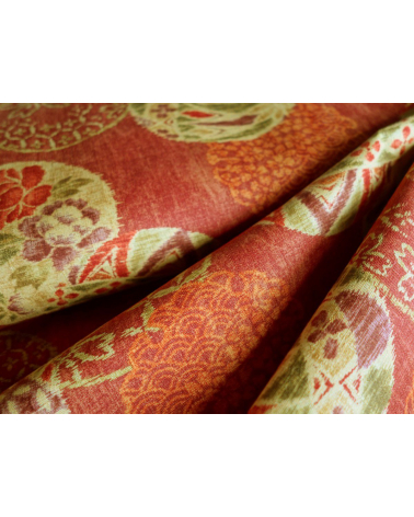 Temari sobre fondo rojo profundo vintage