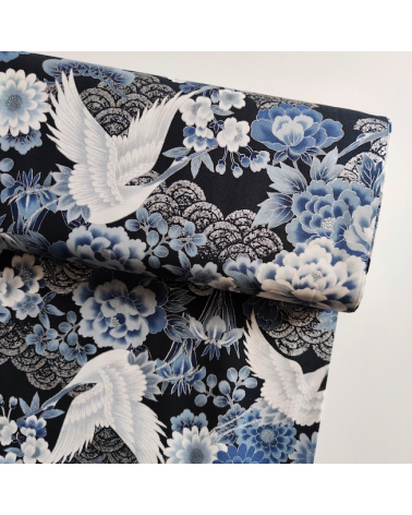 Tela japonesa de algodón "Tsuru to botan" en azules con detalles en plata.