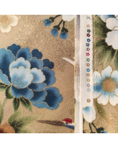 Tela japonesa "Tsuru to botan" en tostado con detalles en dorado
