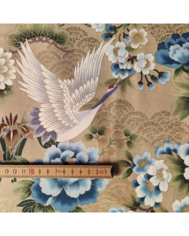 Tela japonesa "Tsuru to botan" en tostado con detalles en dorado