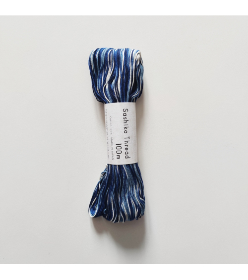 Hilo de sashiko (bordado japonés) 100m. Degradado azules.