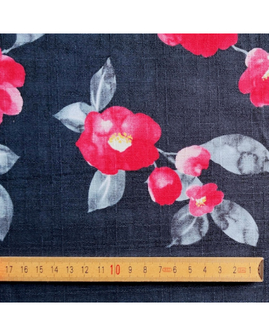 Tela de dobby japonés "Tsubaki aquarelle" en azul muy oscuro.