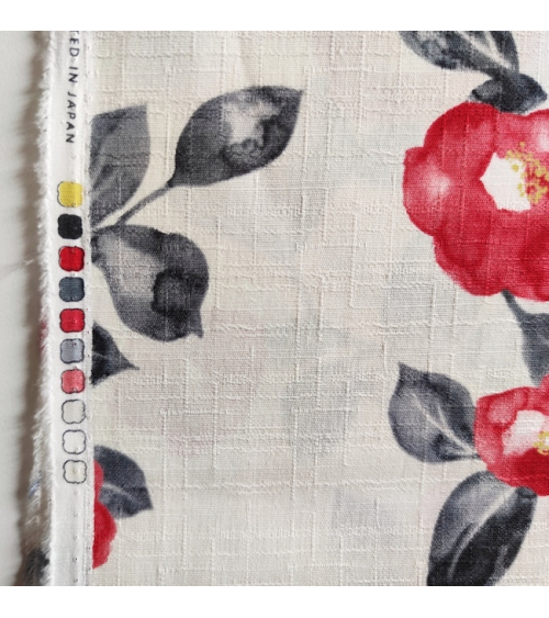 Japanese dobby fabric "Tsubaki aquarelle" in off white.
