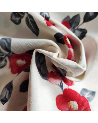 Japanese dobby fabric "Tsubaki aquarelle" in off white.