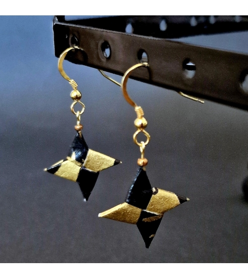 Pendientes "Shuriken" (estrella ninja) en dorado y negro, con gancho de plata chapada en oro